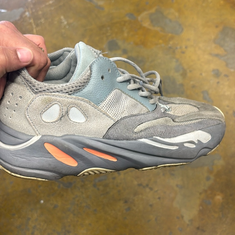 adidas Yeezy Boost 700 GREY/GREY/INERTIA size 8.5 men’s used